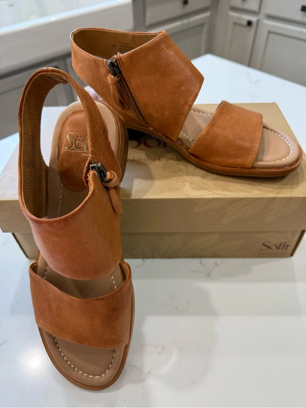 Sofft Felicity Luggage Women's Leather Open-Toe Sandal Sz 10 NIB